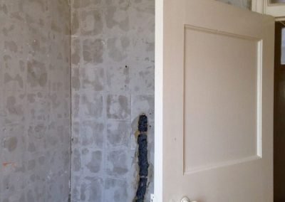 Shower/bath area